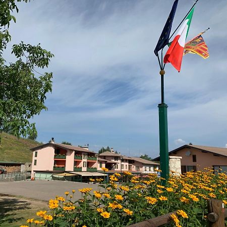 Hotel Edelweiss San Zeno di Montagna Exteriör bild