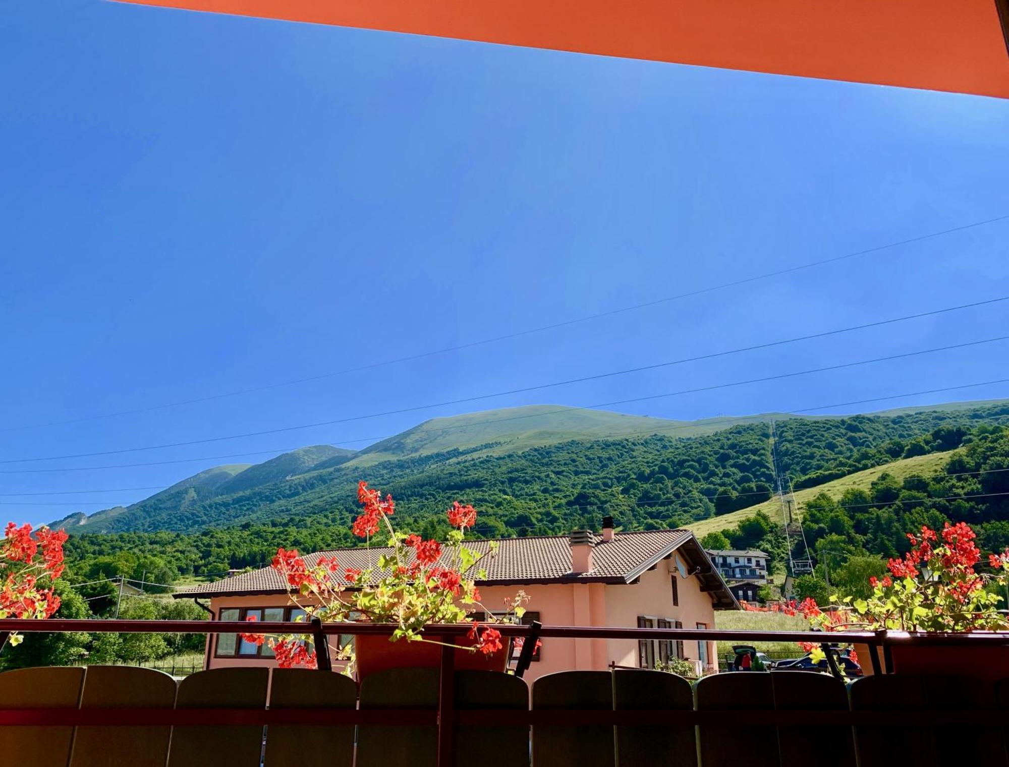 Hotel Edelweiss San Zeno di Montagna Exteriör bild