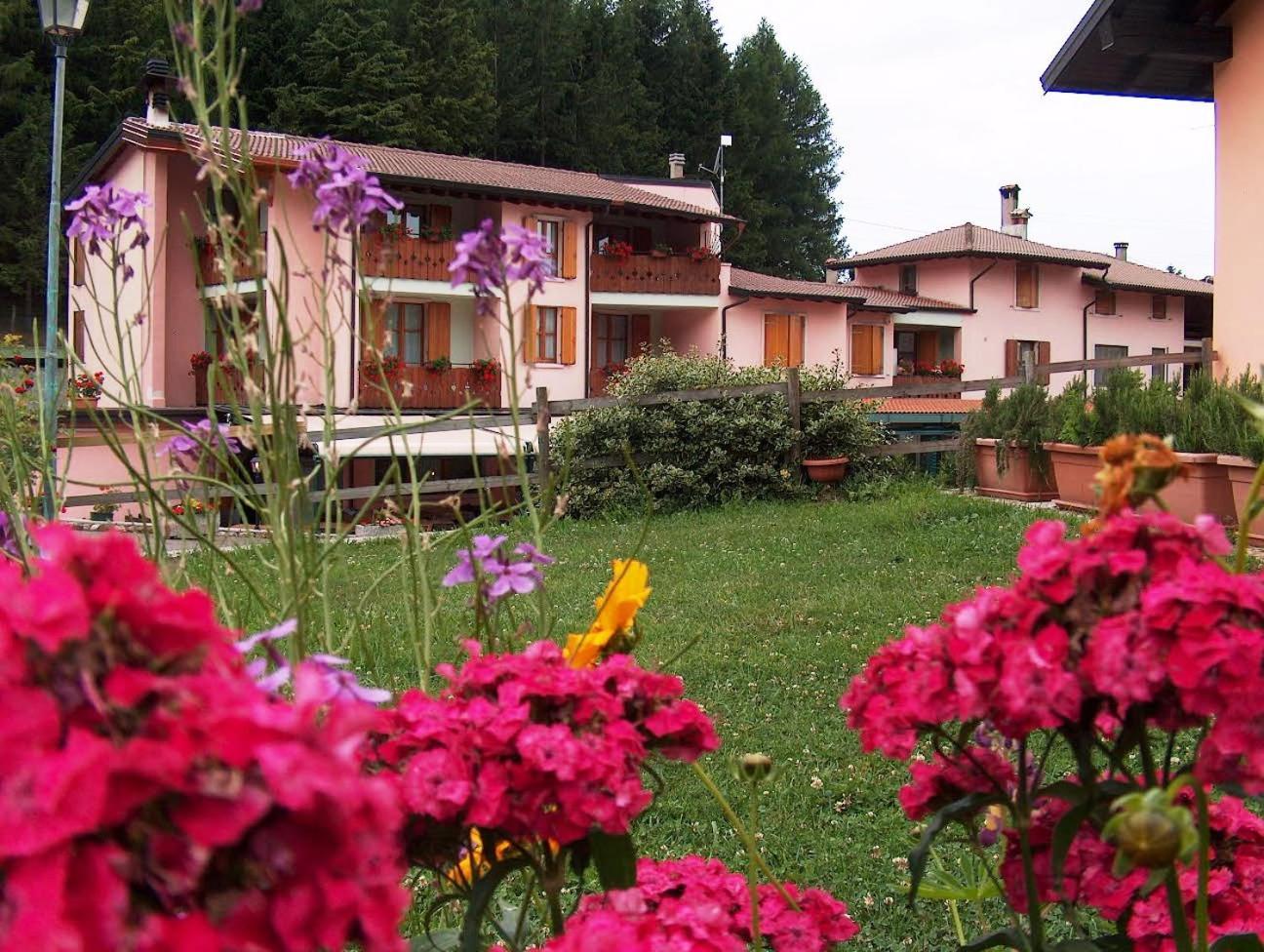 Hotel Edelweiss San Zeno di Montagna Exteriör bild